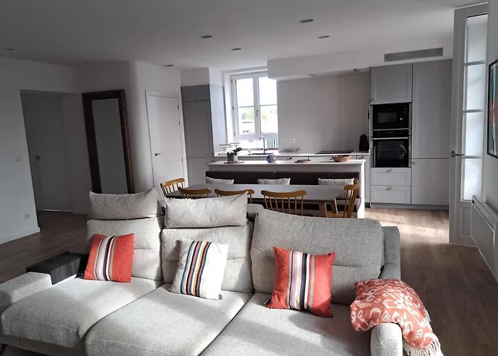 Superbe appartement T3 au centre plage .Parking